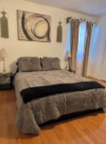 Cozy & Spacious 3-bedroom Townhome