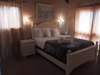 LAKEVIEW CABIN!! AIRCONDITIONED!!  AMPLE PARKING !!