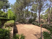 Architect's villa in Luberon pine forest 10 pers Hotels in Cavaillon