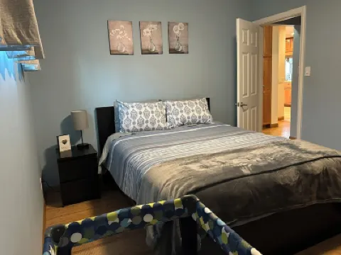 Cozy Escape - Beach Community of Playa Del Rey Hotels near Ballona Wetlands