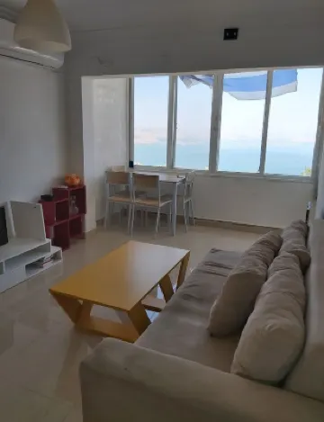 sunshine rooms- Public transportation every few minutes to the city center/beach