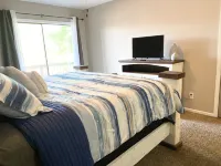 2B/2B Lake View Condo Hotels in 