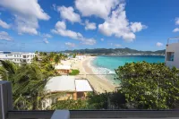 Luxury Penthouse with Private Rooftop Directly on Beach, Best Location, pool!