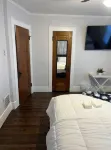 Cozy 3BR farmhouse retreat with fenced back yard