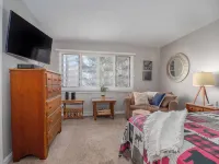 8280 The peak- Hot tub, ski in/ ski out, Pool table, Golf course, fire pit
