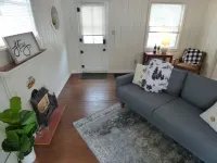 Romantic Tiny Cabin- With Lake View