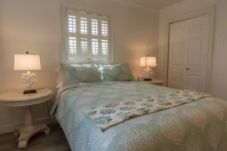 Beachfront condo as featured on HGTV! Отели рядом с достопримечательностью «Cockspur Island Lighthouse»