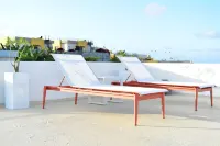 Luxury villa w/hot tub & rooftop terrace