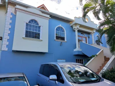 Apartment by the beach のホテル