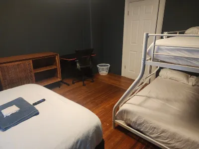 Stylish and cozy home away from home.Located in Central meriden