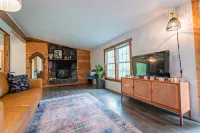 CreeksideCabin at Mt.Rainier dog friendlyFreshOrganicEggs