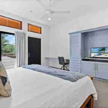 Charming 4-bedroom house with Private pool, Walking distance to the beach. Rooms