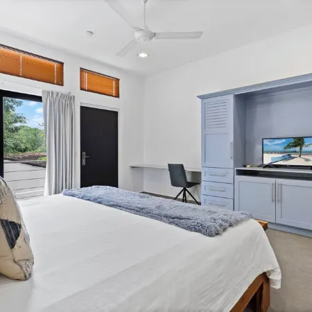 Charming 4-bedroom house with Private pool, Walking distance to the beach.
