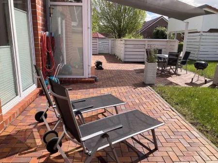 Ferienhaus, Lichtdurchflutetes Architektenhaus Отели в г. Лер