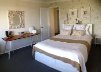 Holiday house right on Mollymook beach
