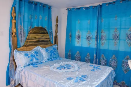 ONE BEDROOM APARTMENT