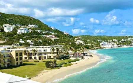 DawnBeach Club 4 Bed/4Bath Villa With Swimming Pool, Beach and Resorts Access. Отели рядом с достопримечательностью «Dawn Beach»