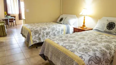The Hamlet Suites - Bright and spacious Studio Apartment 1  호텔