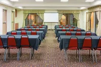 Super 8 by Wyndham Conrad Hotel di Conrad