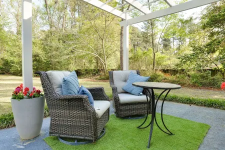 7 Minutes from Augusta National Golf Club, close to I-20 & Augusta Airport! Отели рядом с достопримечательностью «DEFY Augusta»