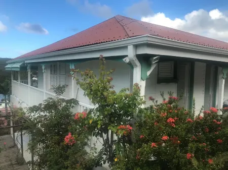 T2 sea view apartment 5 minutes walk from the beach and jacuzzi