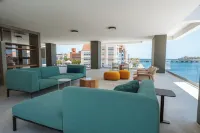 Luxury apartment with spectacular view over the sea, Handelskade, historic city