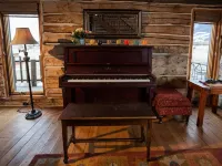 The Yellowstone House and Fisherman's Cabin Hotels in Pray