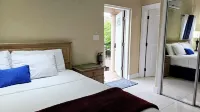 Casa de Bells 2 - Studio apartment with pool, gazebo, private entrance & parking