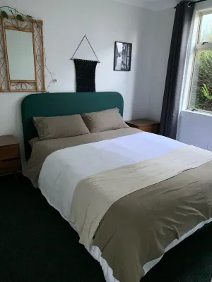 Molesworth Cottage - Central location & close to beach