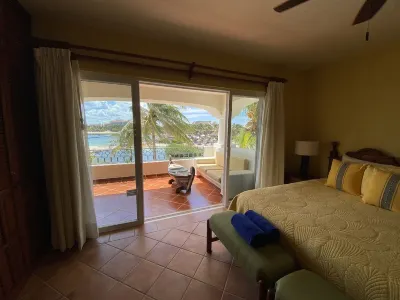 Luxurious beachfront condo on Riviera Maya, 2 bdrm, large balconies, 1575 sq ft