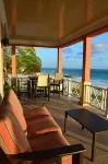 NEMO HOUSE-Luxury Beachfront on perfect Beach-Perfect for 4 couples / 2 families