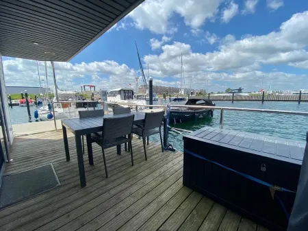 Vacation home houseboat Captains Boat directly on the Baltic Sea