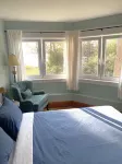 Waterfront One Bedroom Apartment  호텔