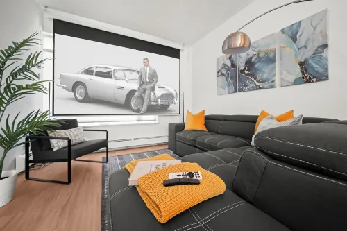Luxury 3 Bedroom Townhome in Downtown Vancouver with Rooftop Patio - Bungalows