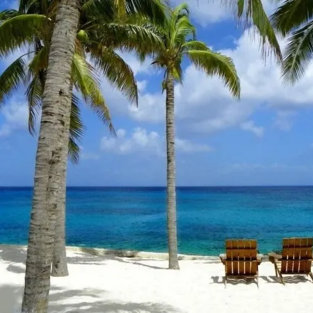 Romantic Beachfront Just 3 Steps on the Sandy Beach!