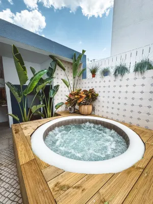 Boho Beach Villa - patio w/ bbq. 2 min to the beach, 15 to Lisbon Hotel a 