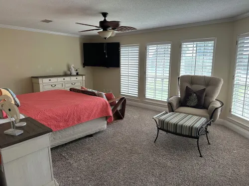 Waterfront, Private Dock, 10 min to beach, multi lg family home