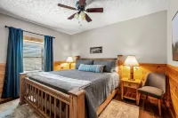 Virtual Tour ~ Views ~ Hot Tub ~ Pool Table ~ Newly Updated Hotels near Wears Valley