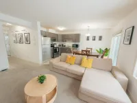 Cozy Home Close to Niagara Falls Hotels in Thorold