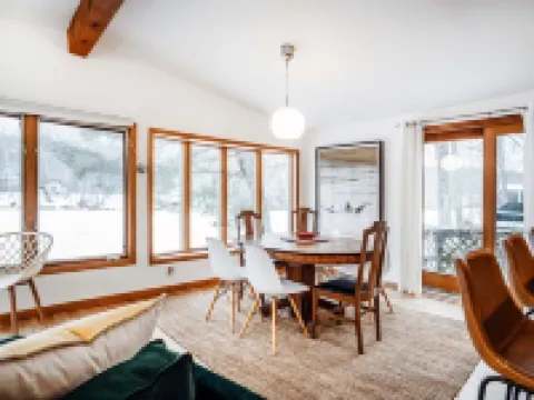 Beautiful lake house getaway Hotels in Shawangunk