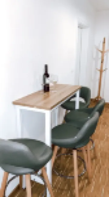 Stylisch Modern -2-4 Personen - Parkplatz -wlan Netflix