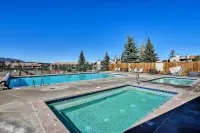 Eat, Sleep, Ski! Rustic Mtn Condo WiFi,TV, HotTub -  Ferienwohnungen