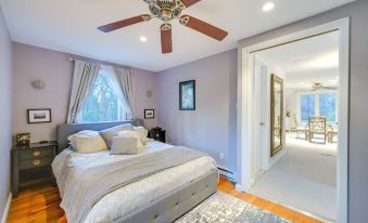 Cozy DIX Hills Apt w/ Deck ~ 7 Mi to Beach!