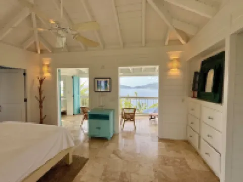 Eco-Luxury Paradise with Amazing Views & Pool