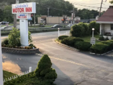 Chisholms Motor Inn Hotels in Saugus