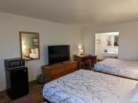 Henry's Fork Inn - Motels