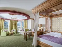 Vier Jahreszeiten Wellnessresort Achensee Hotels in Maurach