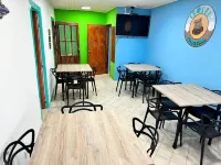 Hostal LeoLei - Hostels
