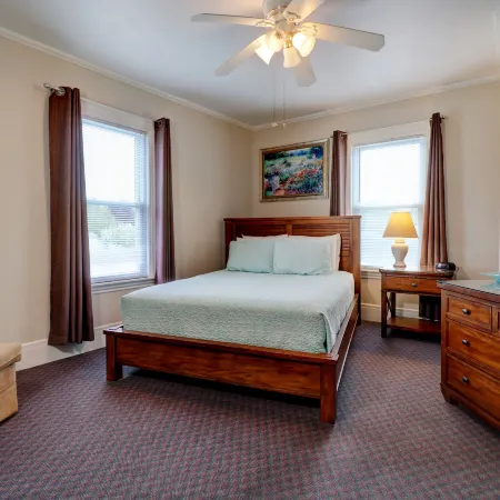 Carriage House Motel Cottages & Suites