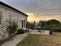 Dorset View Hotels in Manston